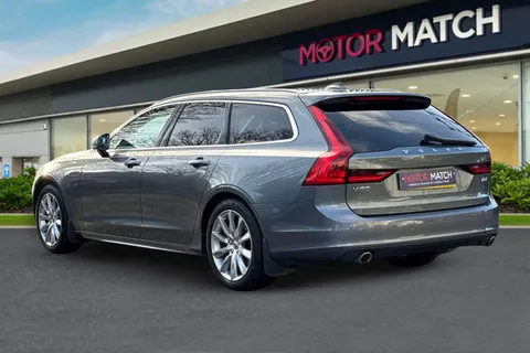 RE20APV Volvo V90 2.0 D4 Momentum Plus Auto Euro 6 (s/s) 5dr Thumbnail #3
