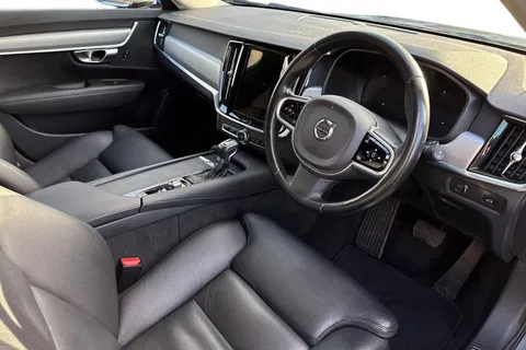 RE20APV Volvo V90 2.0 D4 Momentum Plus Auto Euro 6 (s/s) 5dr Thumbnail #9