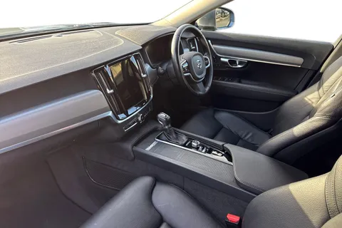 RE20APV Volvo V90 2.0 D4 Momentum Plus Auto Euro 6 (s/s) 5dr Thumbnail #10