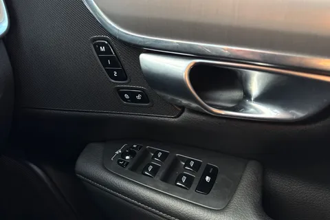 RE20APV Volvo V90 2.0 D4 Momentum Plus Auto Euro 6 (s/s) 5dr Thumbnail #19