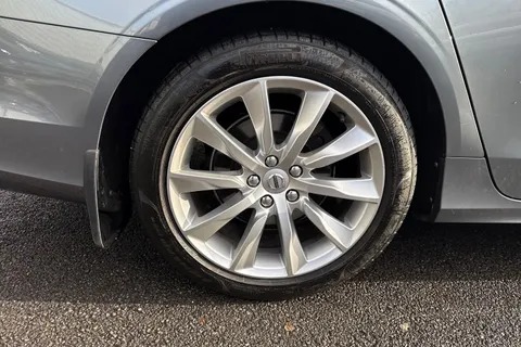 RE20APV Volvo V90 2.0 D4 Momentum Plus Auto Euro 6 (s/s) 5dr Thumbnail #23