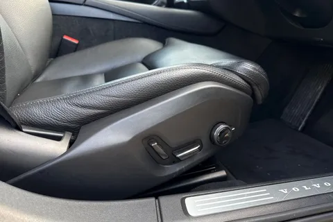 RE20APV Volvo V90 2.0 D4 Momentum Plus Auto Euro 6 (s/s) 5dr Thumbnail #27