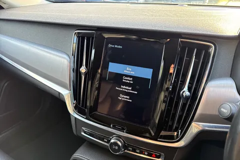 RE20APV Volvo V90 2.0 D4 Momentum Plus Auto Euro 6 (s/s) 5dr Thumbnail #28