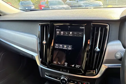 RE20APV Volvo V90 2.0 D4 Momentum Plus Auto Euro 6 (s/s) 5dr Thumbnail #33