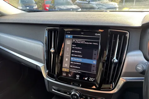 RE20APV Volvo V90 2.0 D4 Momentum Plus Auto Euro 6 (s/s) 5dr Thumbnail #35