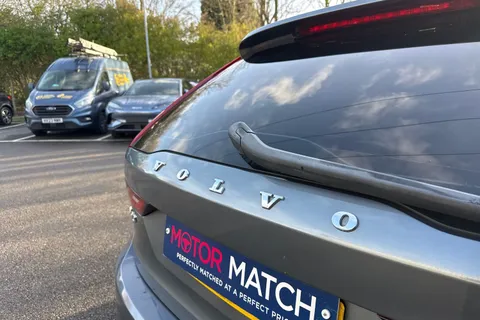 RE20APV Volvo V90 2.0 D4 Momentum Plus Auto Euro 6 (s/s) 5dr Thumbnail #42