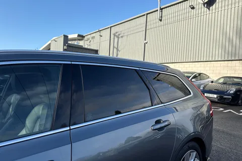 RE20APV Volvo V90 2.0 D4 Momentum Plus Auto Euro 6 (s/s) 5dr Thumbnail #45