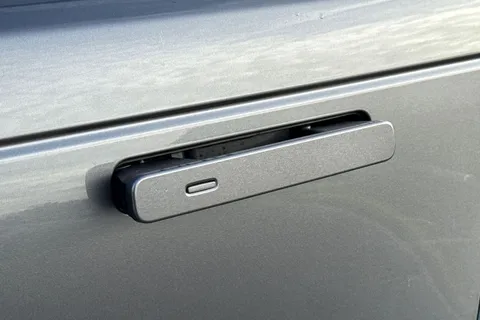 30 of 45 for Land Rover Range Rover Velar 2.0 P250 R-Dynamic SE Auto 4WD Euro 6 (s/s) 5dr