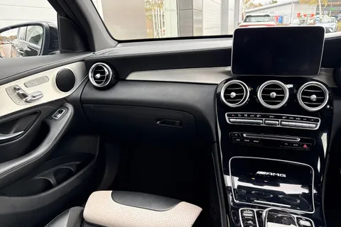 MV68LVE Mercedes-Benz Glc 4.0 GLC63 V8 BiTurbo AMG SpdS MCT 4MATIC+ Euro 6 (s/s) 5dr Thumbnail #20