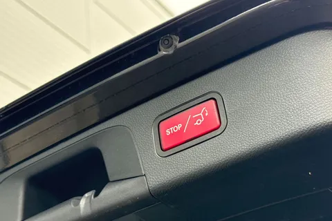 MV68LVE Mercedes-Benz Glc 4.0 GLC63 V8 BiTurbo AMG SpdS MCT 4MATIC+ Euro 6 (s/s) 5dr Thumbnail #27