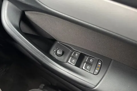 18 of 46 for Audi Q3 2.0 TDI Sport Euro 6 (s/s) 5dr