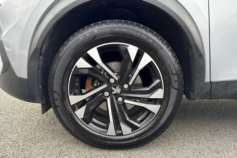 12 of 67 for PEUGEOT 2008 1.2 PureTech Allure Euro 6 (s/s) 5dr