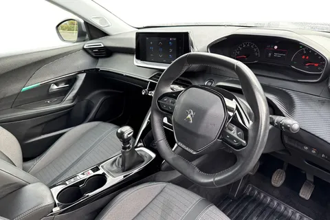 14 of 67 for PEUGEOT 2008 1.2 PureTech Allure Euro 6 (s/s) 5dr