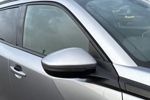 28 of 67 for PEUGEOT 2008 1.2 PureTech Allure Euro 6 (s/s) 5dr