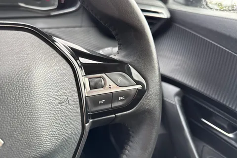 31 of 67 for PEUGEOT 2008 1.2 PureTech Allure Euro 6 (s/s) 5dr