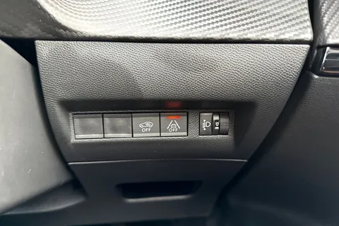 34 of 67 for PEUGEOT 2008 1.2 PureTech Allure Euro 6 (s/s) 5dr