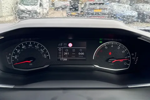 35 of 67 for PEUGEOT 2008 1.2 PureTech Allure Euro 6 (s/s) 5dr