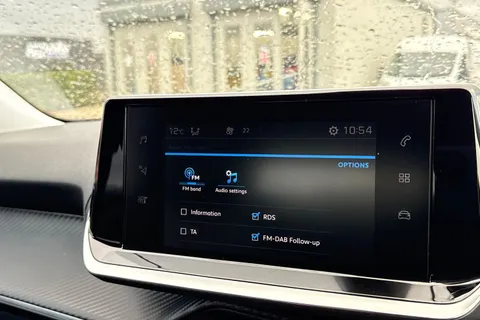 37 of 67 for PEUGEOT 2008 1.2 PureTech Allure Euro 6 (s/s) 5dr