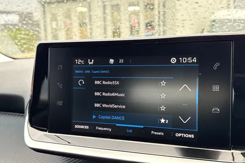 38 of 67 for PEUGEOT 2008 1.2 PureTech Allure Euro 6 (s/s) 5dr