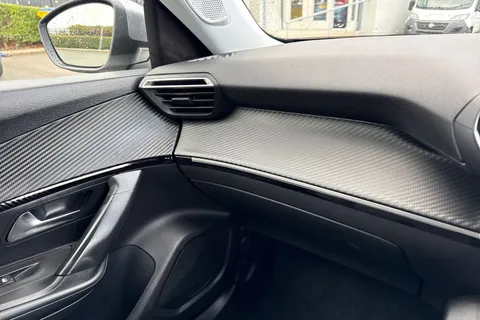 52 of 67 for PEUGEOT 2008 1.2 PureTech Allure Euro 6 (s/s) 5dr