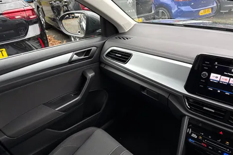 DF25AWP Volkswagen T-Roc 1.5 TSI Match 5dr DSG | Rear Camera | App Connect Thumbnail #21