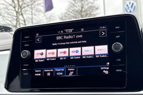 DF25AWP Volkswagen T-Roc 1.5 TSI Match 5dr DSG | Rear Camera | App Connect Thumbnail #29