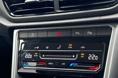 DF25AWP Volkswagen T-Roc 1.5 TSI Match 5dr DSG | Rear Camera | App Connect Thumbnail #35