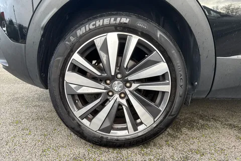 10 of 66 for PEUGEOT 3008 1.2 PureTech GT Line Premium EAT Euro 6 (s/s) 5dr