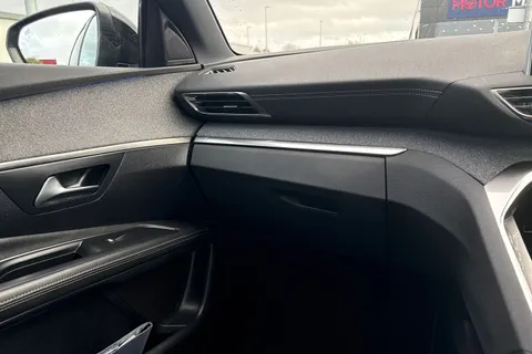 19 of 66 for PEUGEOT 3008 1.2 PureTech GT Line Premium EAT Euro 6 (s/s) 5dr