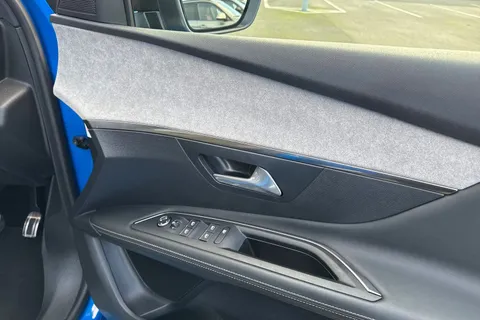 KN21SZK PEUGEOT 3008 1.2 PureTech GT EAT Euro 6 (s/s) 5dr Thumbnail #22