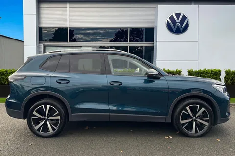 KM25XFY Volkswagen Tiguan 2.0 TDI Match 5dr DSG | Rear Camera | Power Tailgate Thumbnail #4