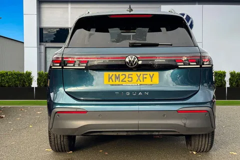 KM25XFY Volkswagen Tiguan 2.0 TDI Match 5dr DSG | Rear Camera | Power Tailgate Thumbnail #5