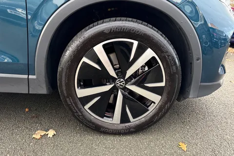 KM25XFY Volkswagen Tiguan 2.0 TDI Match 5dr DSG | Rear Camera | Power Tailgate Thumbnail #11