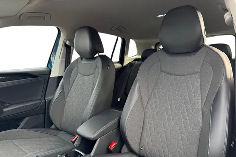 KM25XFY Volkswagen Tiguan 2.0 TDI Match 5dr DSG | Rear Camera | Power Tailgate Thumbnail #17