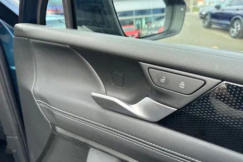 KM25XFY Volkswagen Tiguan 2.0 TDI Match 5dr DSG | Rear Camera | Power Tailgate Thumbnail #22