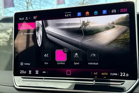 KM25XFY Volkswagen Tiguan 2.0 TDI Match 5dr DSG | Rear Camera | Power Tailgate Thumbnail #31