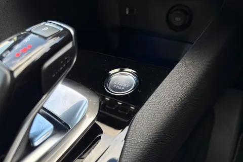 KN21SZK PEUGEOT 3008 1.2 PureTech GT EAT Euro 6 (s/s) 5dr Thumbnail #58