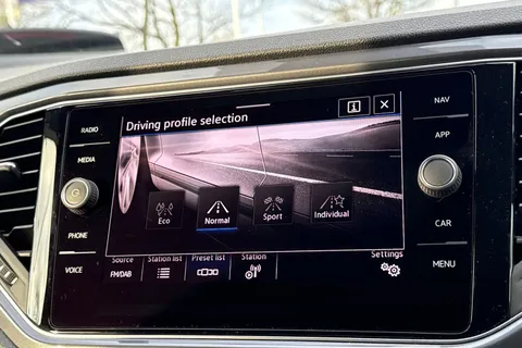 PJ21WGV Volkswagen T-Roc 1.5 TSI EVO R-Line 5dr DSG | Power Tail gate | Rear Camera Thumbnail #33