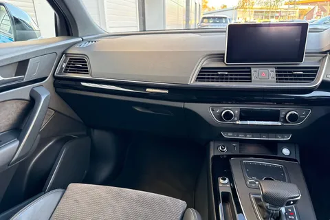 KW69OOY Audi Q5 2.0 TFSI 45 Black Edition S Tronic quattro Euro 6 (s/s) 5dr Thumbnail #21