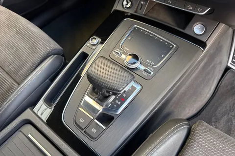 KW69OOY Audi Q5 2.0 TFSI 45 Black Edition S Tronic quattro Euro 6 (s/s) 5dr Thumbnail #24