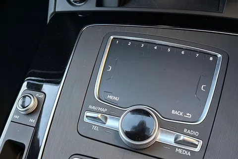 KW69OOY Audi Q5 2.0 TFSI 45 Black Edition S Tronic quattro Euro 6 (s/s) 5dr Thumbnail #47