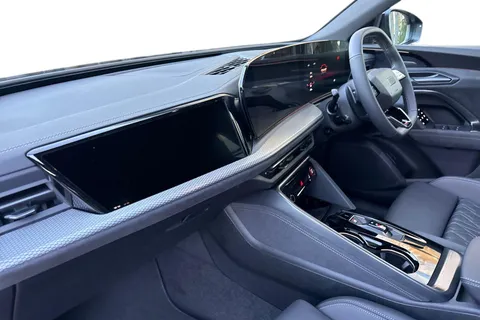 DN75UMW Audi SQ5 3.0 TFSI S Launch Edition Sportback S Tronic quattro Euro 6 (s/s) 5dr Thumbnail #10