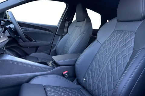 DN75UMW Audi SQ5 3.0 TFSI S Launch Edition Sportback S Tronic quattro Euro 6 (s/s) 5dr Thumbnail #12