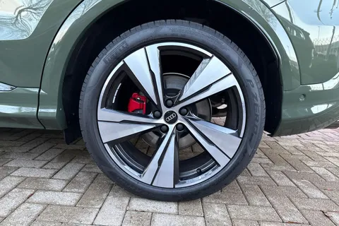 DN75UMW Audi SQ5 3.0 TFSI S Launch Edition Sportback S Tronic quattro Euro 6 (s/s) 5dr Thumbnail #25