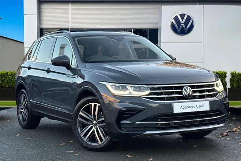 BP23OZS Volkswagen Tiguan 1.5 TSI 150 Elegance 5dr DSG | Heated Seats | Power Tailgate Thumbnail #2