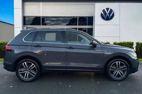 BP23OZS Volkswagen Tiguan 1.5 TSI 150 Elegance 5dr DSG | Heated Seats | Power Tailgate Thumbnail #4