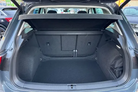 BP23OZS Volkswagen Tiguan 1.5 TSI 150 Elegance 5dr DSG | Heated Seats | Power Tailgate Thumbnail #8