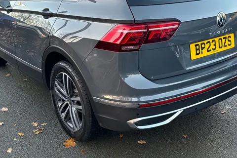 BP23OZS Volkswagen Tiguan 1.5 TSI 150 Elegance 5dr DSG | Heated Seats | Power Tailgate Thumbnail #9