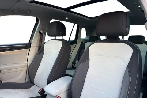 BP23OZS Volkswagen Tiguan 1.5 TSI 150 Elegance 5dr DSG | Heated Seats | Power Tailgate Thumbnail #17