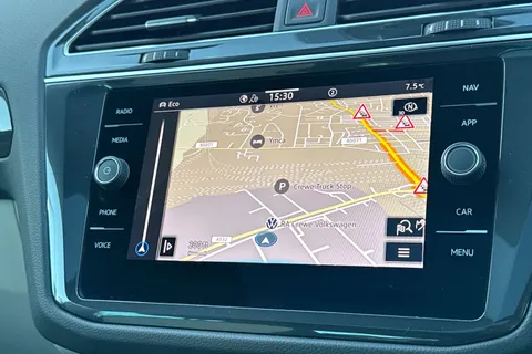 BP23OZS Volkswagen Tiguan 1.5 TSI 150 Elegance 5dr DSG | Heated Seats | Power Tailgate Thumbnail #18